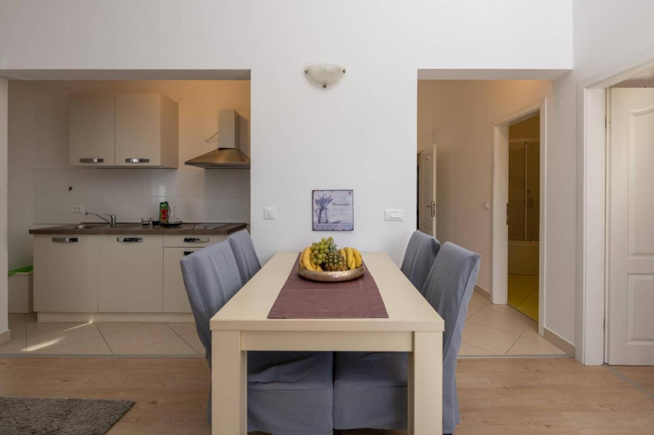 Apartmani Jana Poreč Zewnętrze zdjęcie